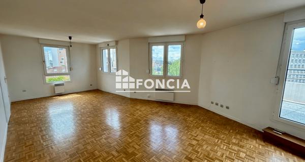Location Appartement 3 pièces 81.15 m² - Villeurbanne 69100