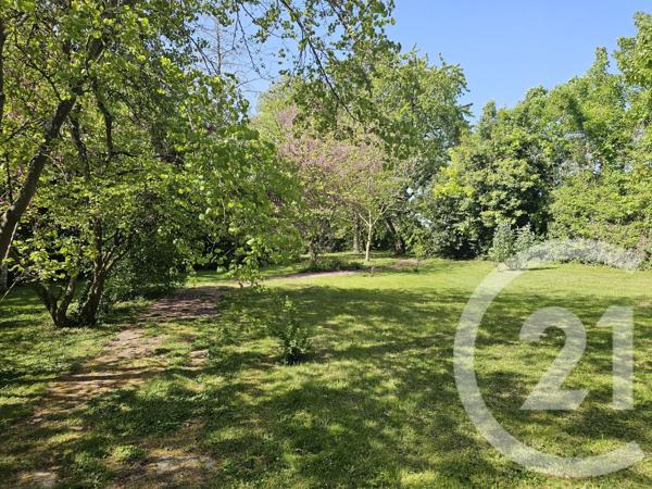 Maison à vendre  9 pièces - 251 m 2   BEAUMONT ST CYR  - 86