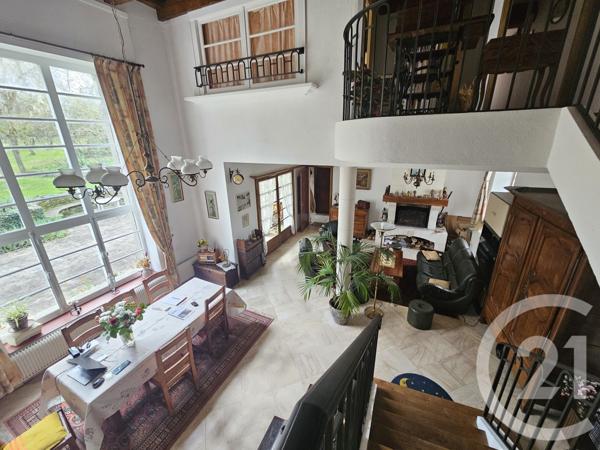 Maison à vendre  9 pièces - 251 m 2   BEAUMONT ST CYR  - 86