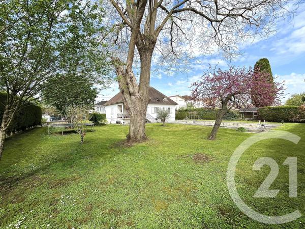 Maison à vendre  9 pièces - 251 m 2   BEAUMONT ST CYR  - 86