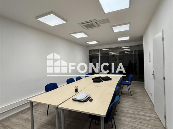 Location Local commercial 4 pièces 120 m² - Brignoles 83170