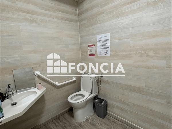 Location Local commercial 4 pièces 120 m² - Brignoles 83170