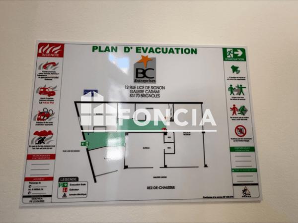 Location Local commercial 4 pièces 120 m² - Brignoles 83170