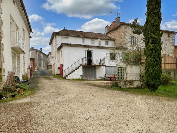 Maison à vendre à Saint-Séverin (16390) - Charente