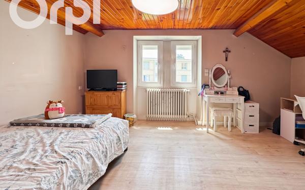 Maison à vendre    7 pièces •  Aubenas