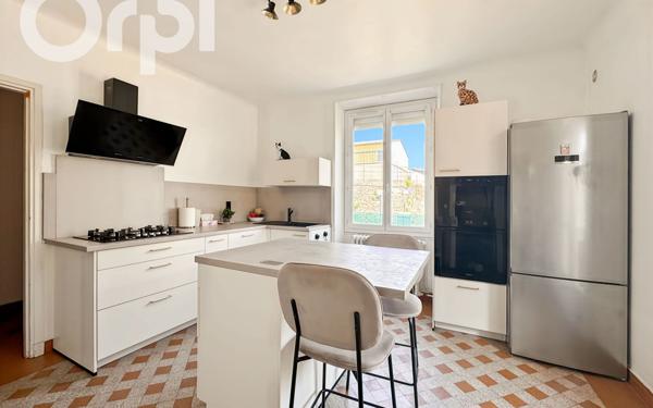 Maison à vendre    7 pièces •  Aubenas