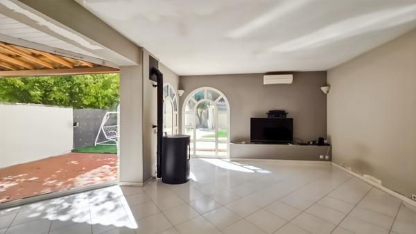 MAISON À VENDRE AVEC PISCINE - ORGON