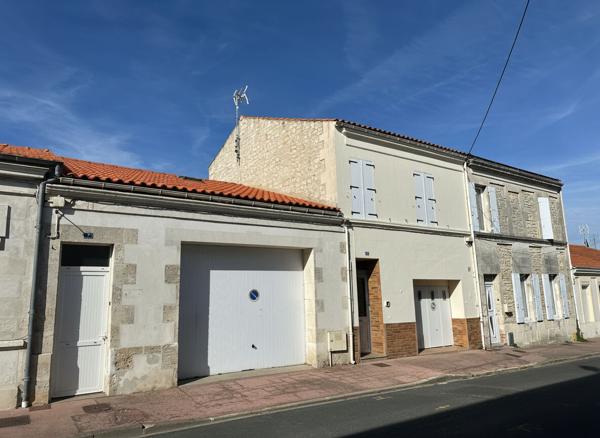 Grande maison familiale de 193.96 m2 avec piscine à Rochefort
