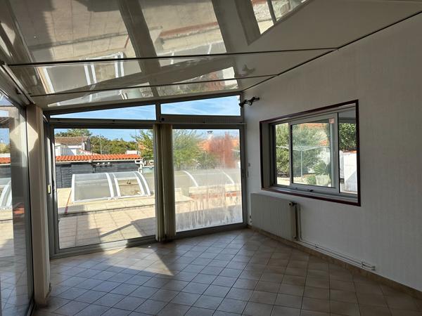 Grande maison familiale de 193.96 m2 avec piscine à Rochefort