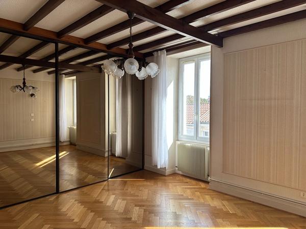 Grande maison familiale de 193.96 m2 avec piscine à Rochefort