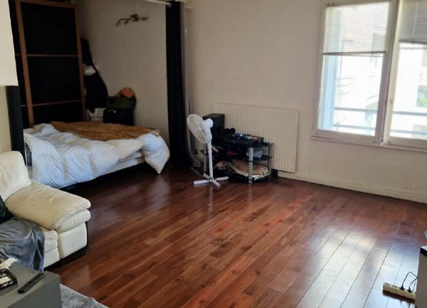 Appartement à vendre    1 pièce • 37 m2 Créteil