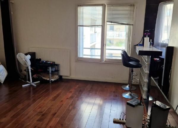 Appartement à vendre    1 pièce • 37 m2 Créteil