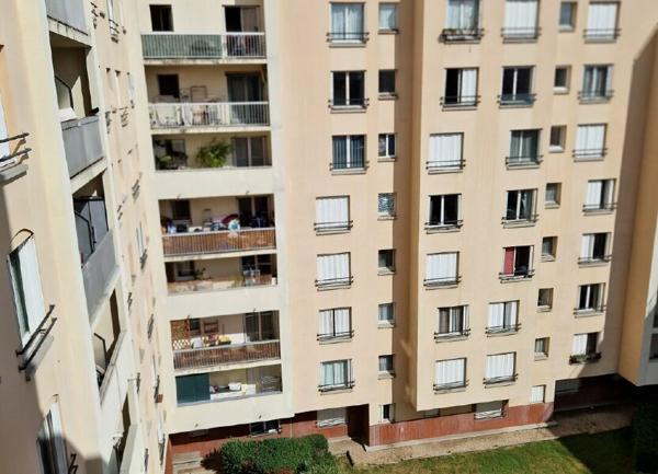 Appartement à vendre    1 pièce • 37 m2 Créteil