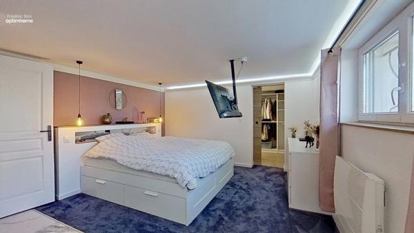 Maison familiale rénovée – 5 chambres – Jardin avec plan d’eau – Secteur Vonnas