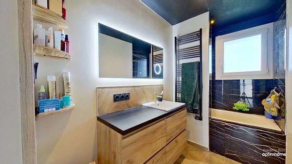 Maison familiale rénovée – 5 chambres – Jardin avec plan d’eau – Secteur Vonnas