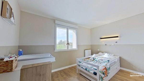 Maison familiale rénovée – 5 chambres – Jardin avec plan d’eau – Secteur Vonnas