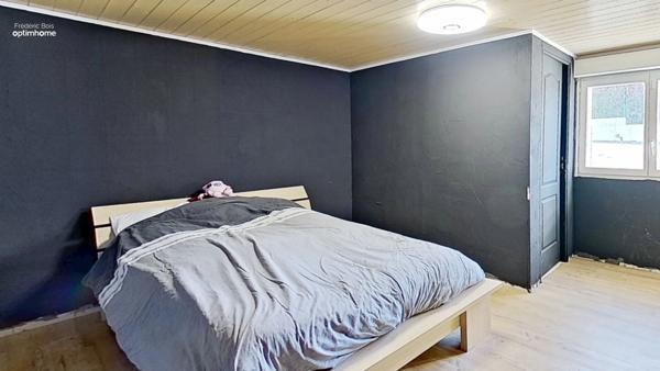 Maison familiale rénovée – 5 chambres – Jardin avec plan d’eau – Secteur Vonnas