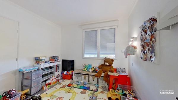 Maison familiale rénovée – 5 chambres – Jardin avec plan d’eau – Secteur Vonnas