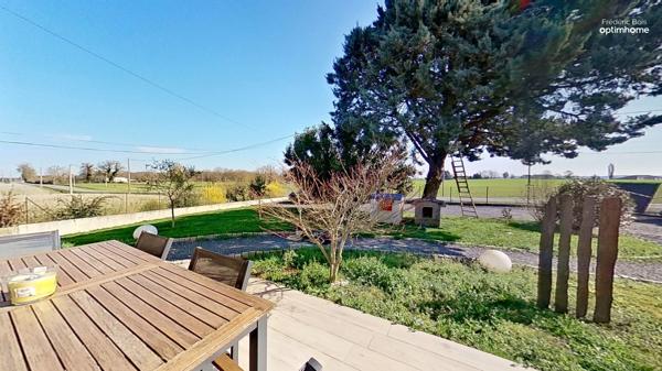 Maison familiale rénovée – 5 chambres – Jardin avec plan d’eau – Secteur Vonnas