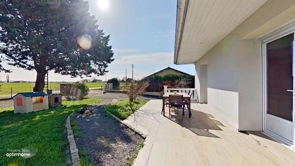 Maison familiale rénovée – 5 chambres – Jardin avec plan d’eau – Secteur Vonnas
