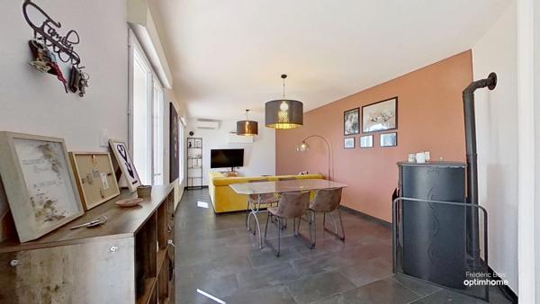 Maison familiale rénovée – 5 chambres – Jardin avec plan d’eau – Secteur Vonnas