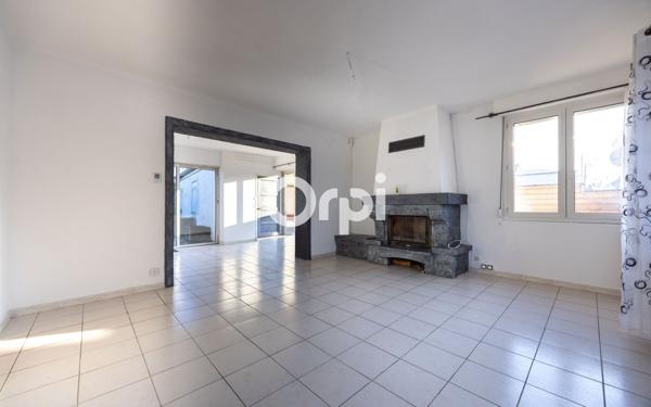 Maison à vendre    5 pièces • 180 m2 Meurchin