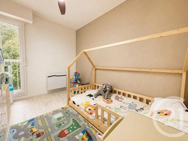 Appartement F3 à vendre  3 pièces - 78,53 m 2   ST LAURENT DU VAR  - 06