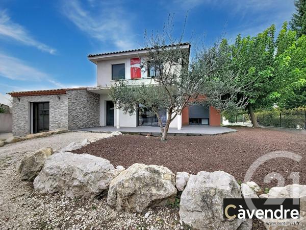 Maison à vendre  7 pièces - 142 m 2   CHATEAURENARD  - 13