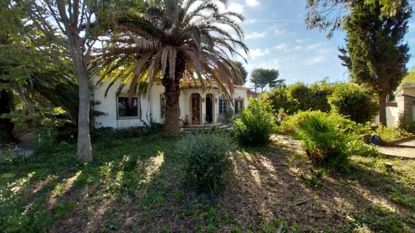Propriete
                                                                                                                                                                                                                                                                                                                        4 pièce(s)                                                                                                                                                                                                          3 chambre(s)                                                                                                                                                                                                          143  m²