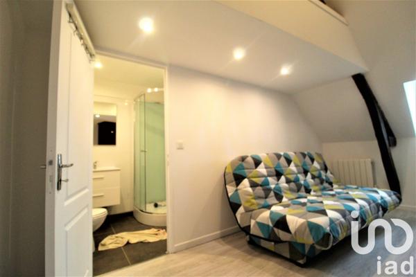 Maison de ville 5 pièces de 106 m² à Saint-James (50240)