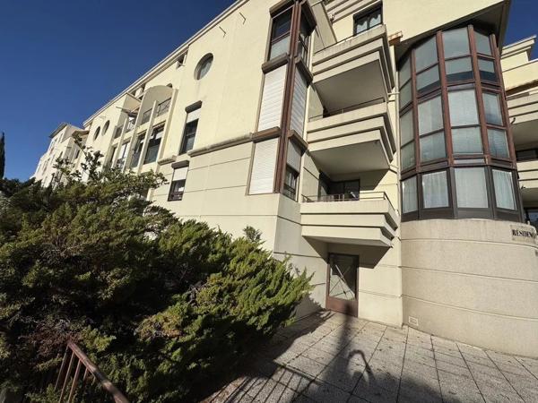 Appartement 90 m² Troisième avec Ascenseur  , terrasses, parking sécurisé à Nîmes Jean Jaures Puech Duteil