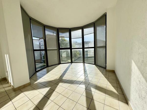 Appartement 90 m² Troisième avec Ascenseur  , terrasses, parking sécurisé à Nîmes Jean Jaures Puech Duteil