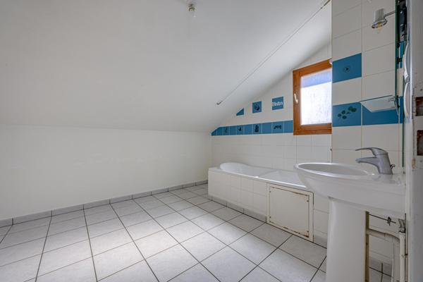 Appartement 2 pièces à vendre à Saint Alban Leysse - Bon état, proche commodités