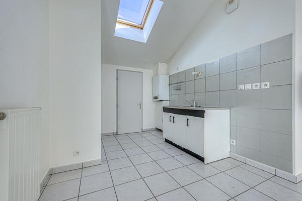 Appartement 2 pièces à vendre à Saint Alban Leysse - Bon état, proche commodités
