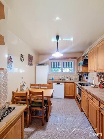 Chalet familial 175m2  Hauteurs Bonneville vue montagnes terrain 2681m2