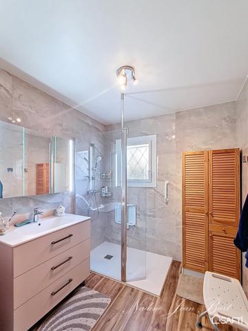 Chalet familial 175m2  Hauteurs Bonneville vue montagnes terrain 2681m2