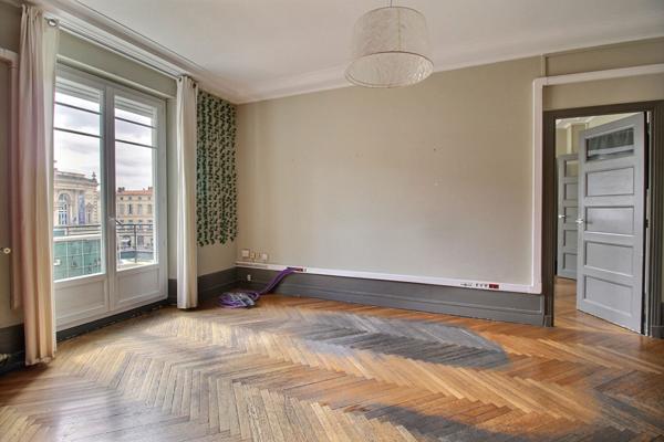 Emplacement exceptionnel - Bureaux de 160,5 m² avec vue imprenable sur la Comédie.