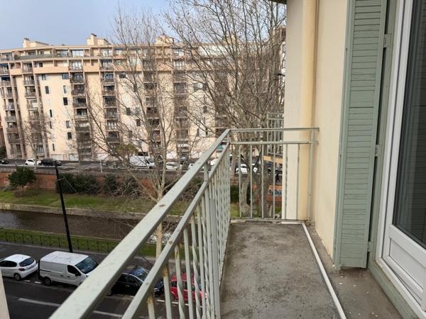 T3 au dernier étage quai de genève