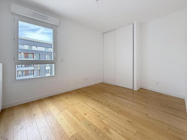 T2 récent 44 m² avec terrasse + cave – Résidence sécurisée (2019) – Proche centre-ville
