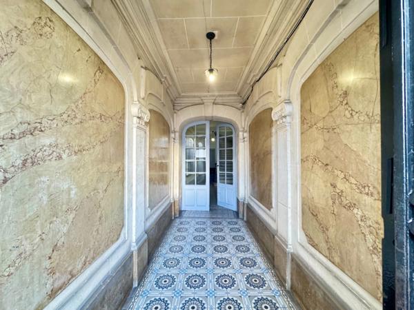 Grand studio traversant et lumineux