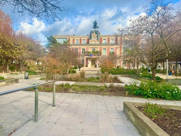 Grand studio traversant et lumineux