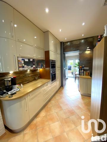 Maison de ville 5 pièces de 95 m² à Saint-Léger-du-Bourg-Denis (76160)