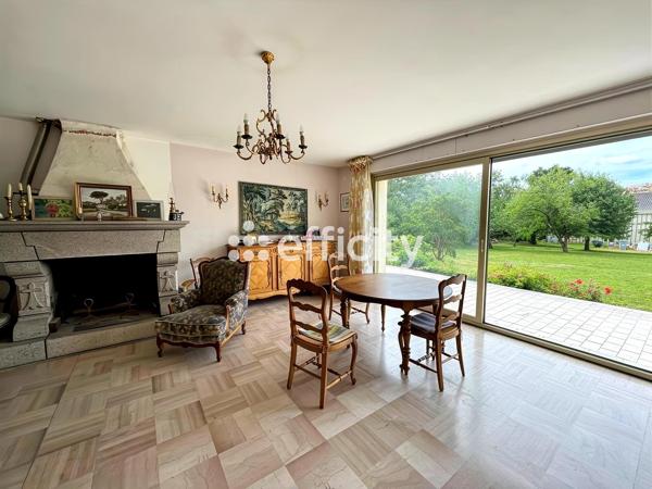 Maison
         8 pièces
        - 220 m² Bien prestige 925 000 € *