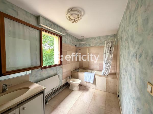 Maison
         8 pièces
        - 220 m² Bien prestige 925 000 € *