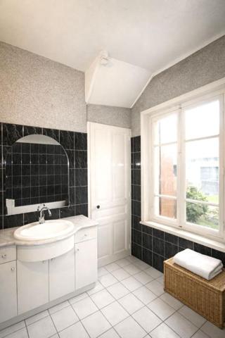 Maison 4/5 pièces, 97,28m², terrain 384, garage, cave