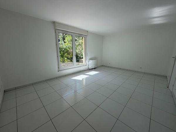 Appartement Cergy 2 pièce(s) 46.39 m2 171 000 € **  - Référence  2328