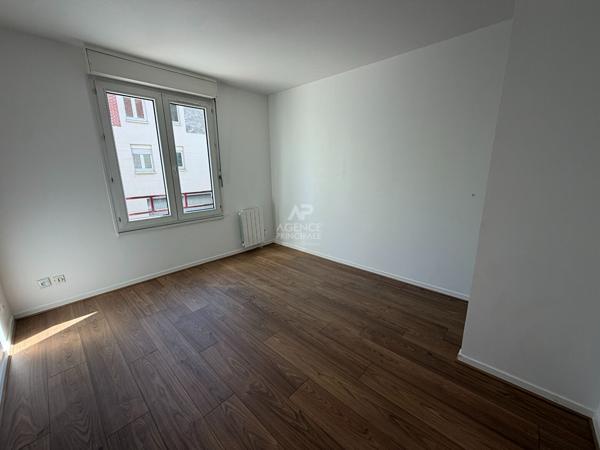 Appartement Cergy 2 pièce(s) 46.39 m2 171 000 € **  - Référence  2328
