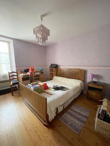 Tonnay-Boutonne (17380) Immeuble bourgeois centre-bourg