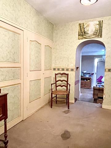 Tonnay-Boutonne (17380) Immeuble bourgeois centre-bourg