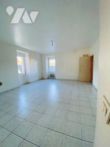 A Vendre à Perros-Guirec (22700) en Côtes-d'Armor (22), un appartement de type 3 au premier éta...